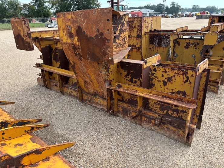 #79687-•-gomaco-concrete-form-attachments-image-6