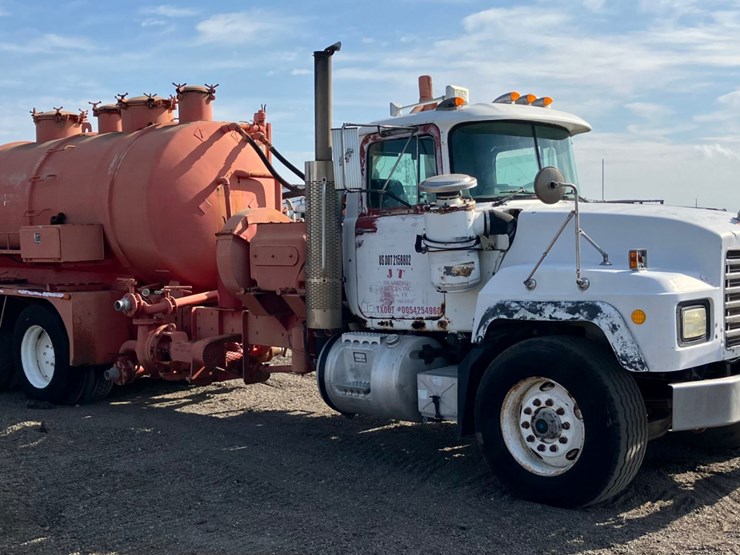 2001-mack-rd688s-image-3