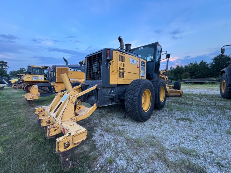 2012-komatsu-gd655-5-image-5