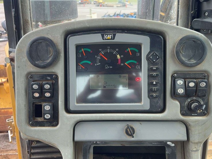 2013-caterpillar-d6t-xw-image-41