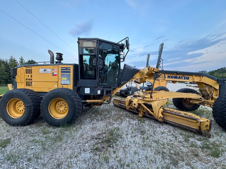2012-komatsu-gd655-5-image-3