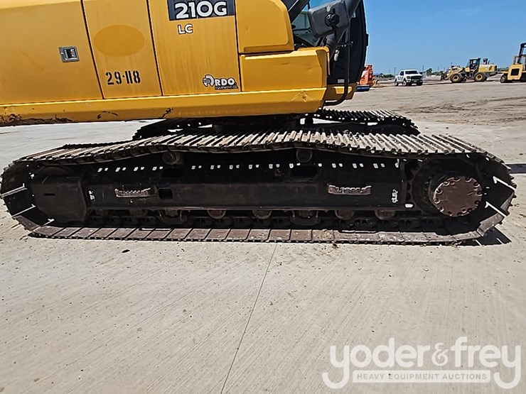 2019-deere-210g-image-14