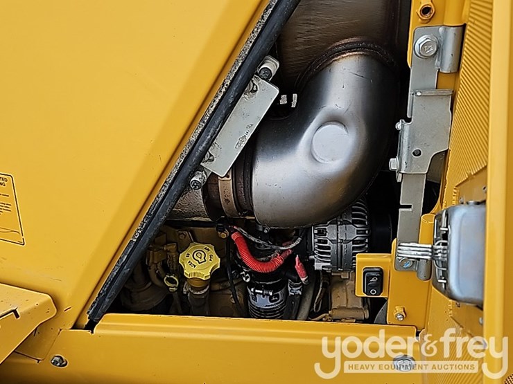 2018-deere-850k-lgp-image-50