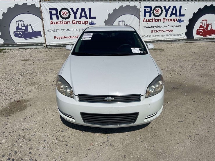 2011-chevrolet-impala-sedan-image-21