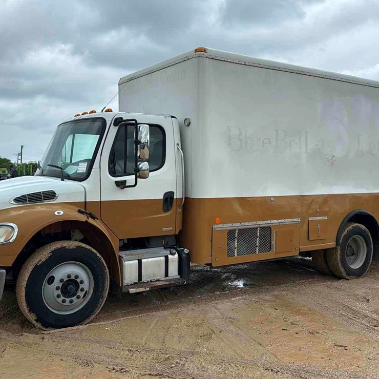 2011 FREIGHTLINER M2