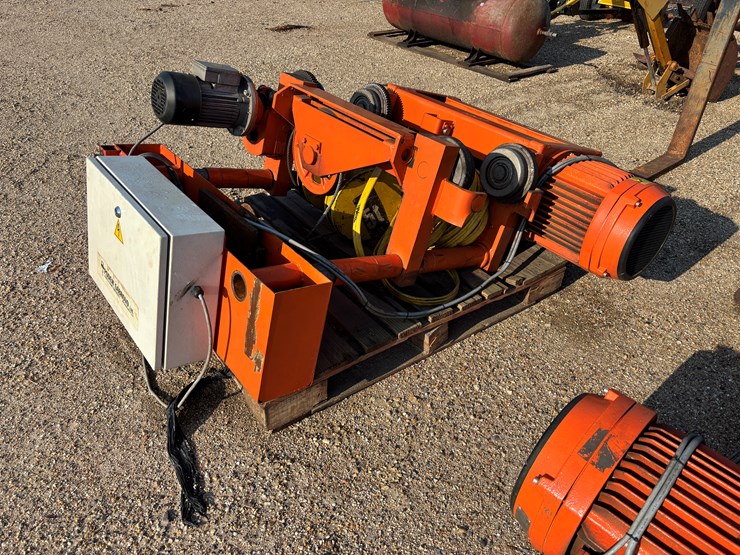 #22934-•-2016-podem-gabrova,-5-ton-chain-hoist,-electric-image-2
