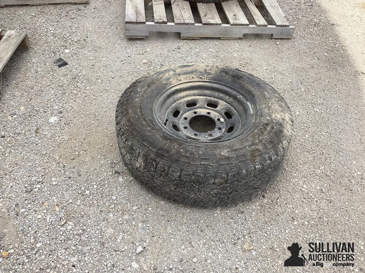 265/75r16-tire-&-rim-image-5