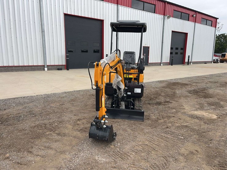 mini-pro-1.5-ton-mini-excavator-image-2