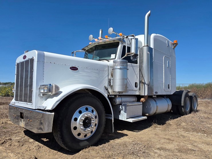 2007-peterbilt-379-image-1