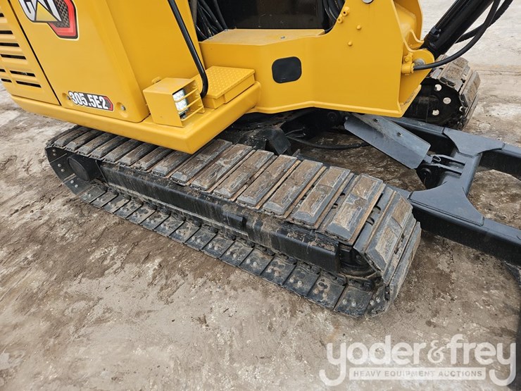 2021-caterpillar-305.5-image-12