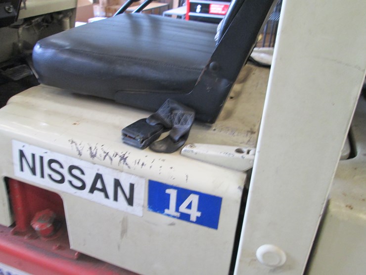 #12-•-#26939-•-nissan-14-3000lb-pneumatic-tire-forklift-nf01m14-image-7