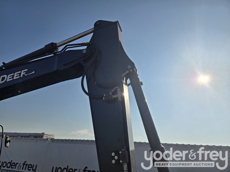 2022-deere-130g-image-42