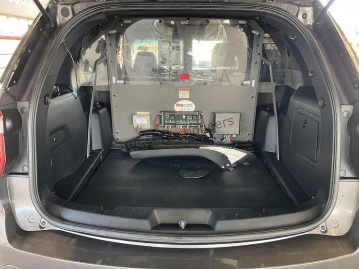 2016-ford-explorer-image-9