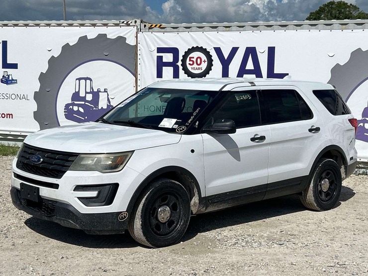 2016-ford-explorer-image-1