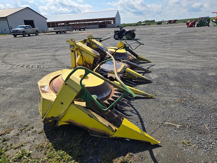 #383-•-john-deere-676-corn-head-image-2