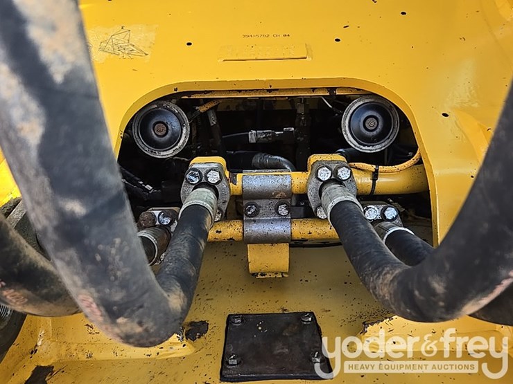 2015-caterpillar-336-f-image-32