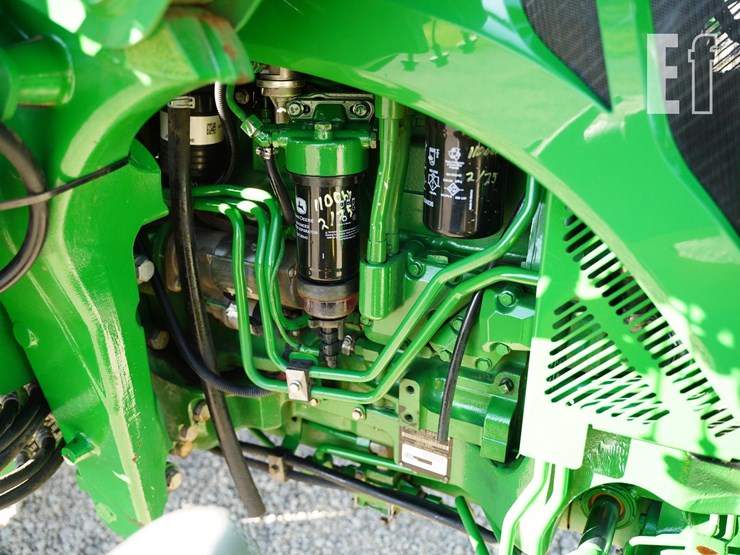 2017-john-deere-5090r-image-22