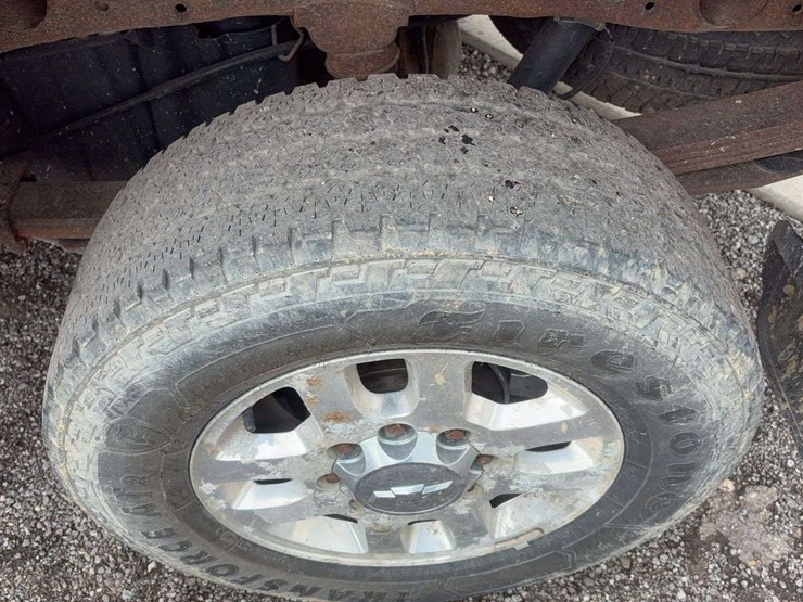 2011-chevrolet-silverado-image-5