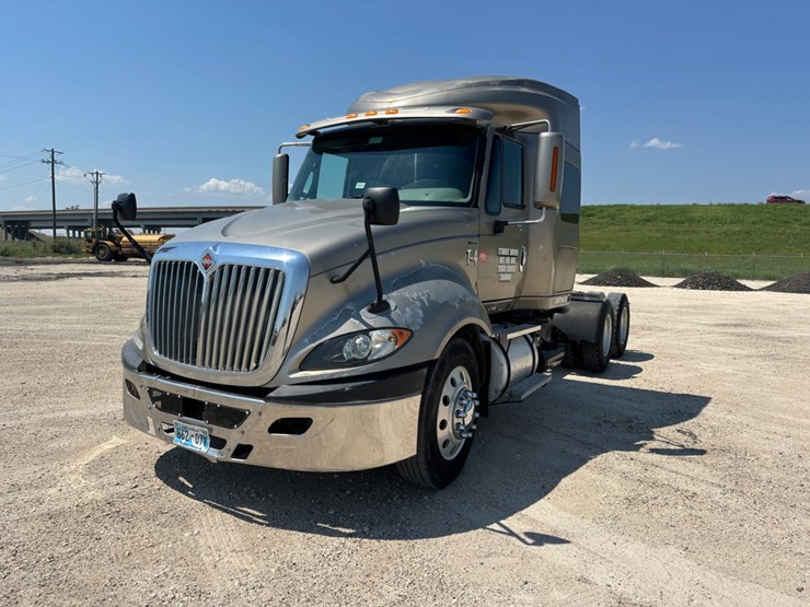 2012-international-prostar-image-1