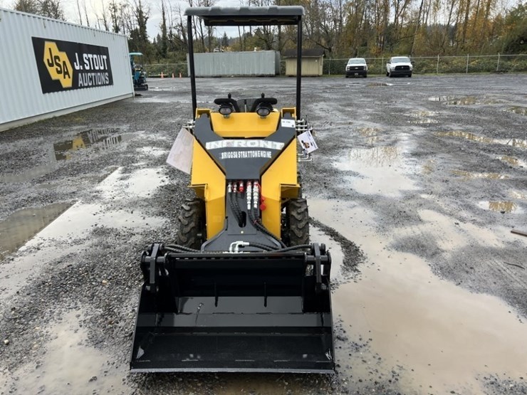 2025-infront-yf480-skidsteer-loader-image-8