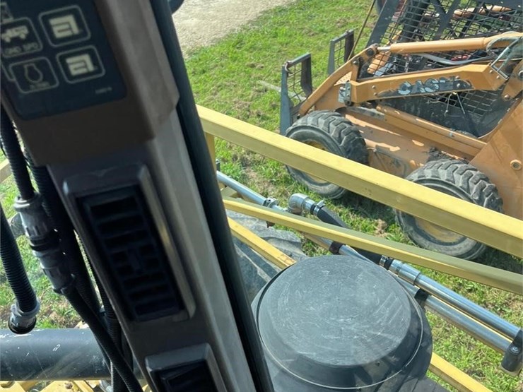rogator-664-sprayer-image-22