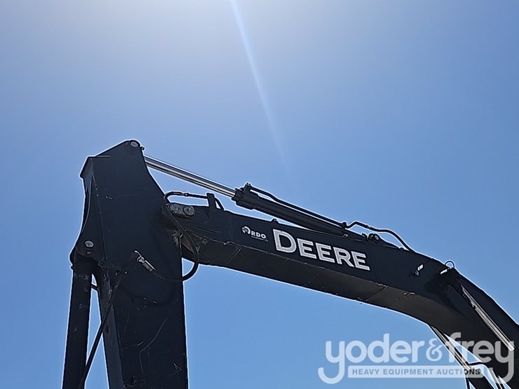 2019-deere-210g-image-26