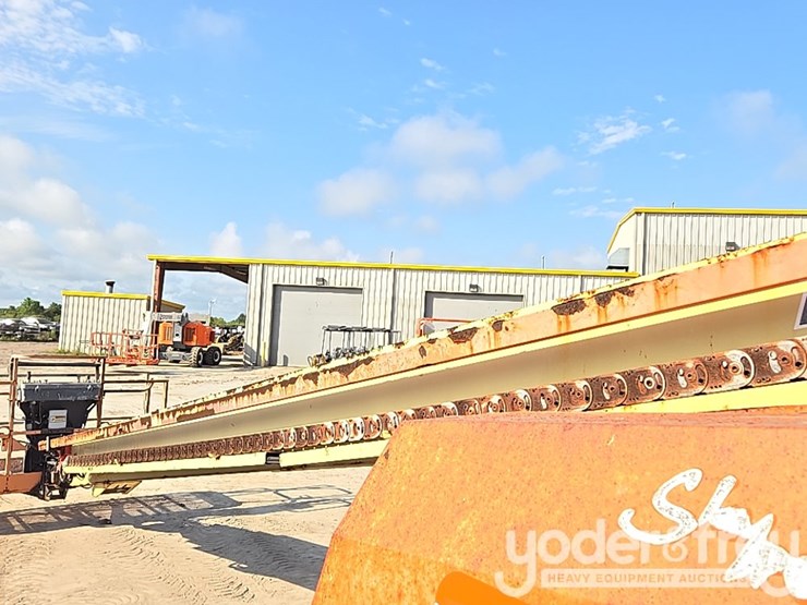 2017-jlg-800s-image-34