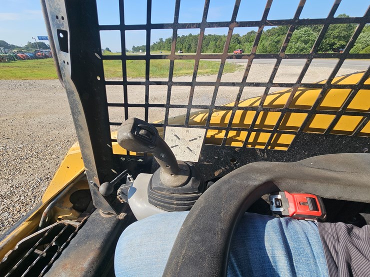 2004-caterpillar-236b-image-27