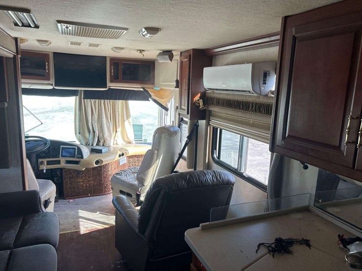 2002-fleetwood-expedition-36ft-motorhome-image-18
