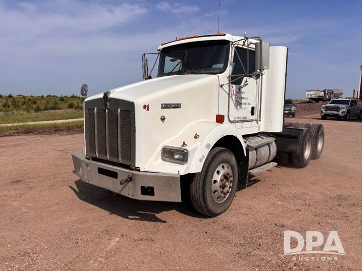 2003-kenworth-t800-image-1