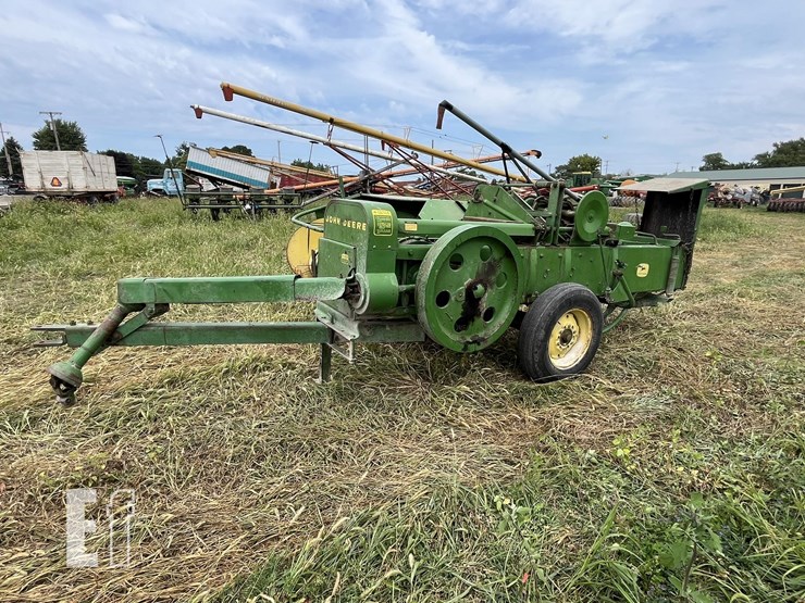 john-deere-24t-image-1