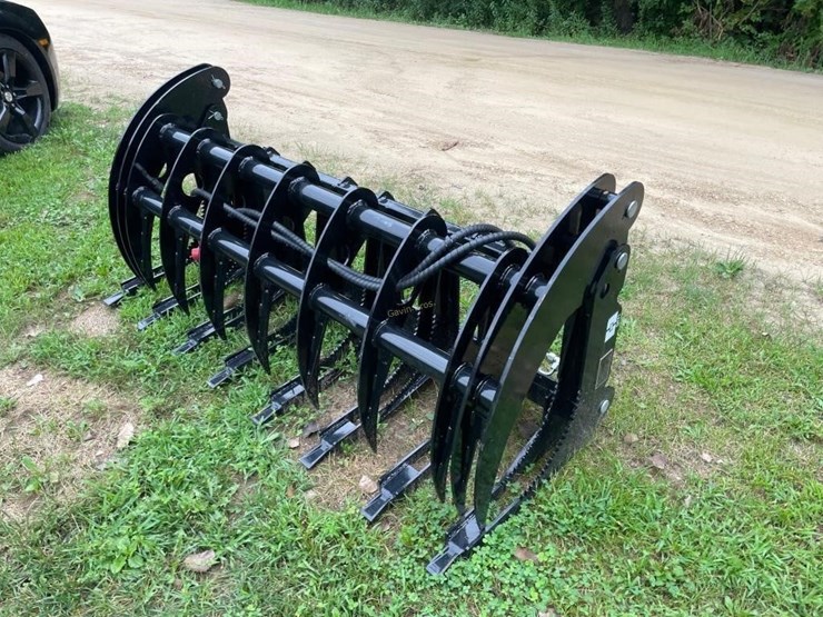 new-giyi-skidsteer-6'-log-grabber-image-2