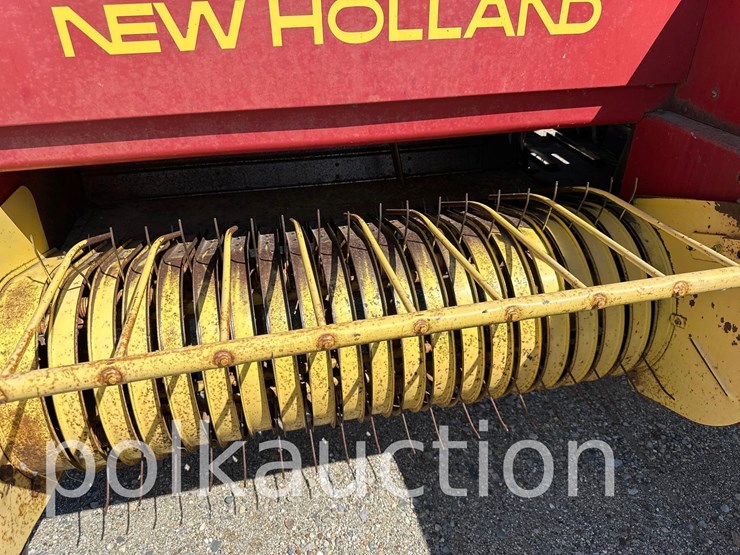 new-holland-311-image-3