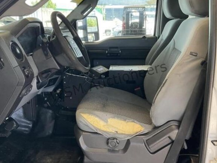 2016-ford-f550-image-26
