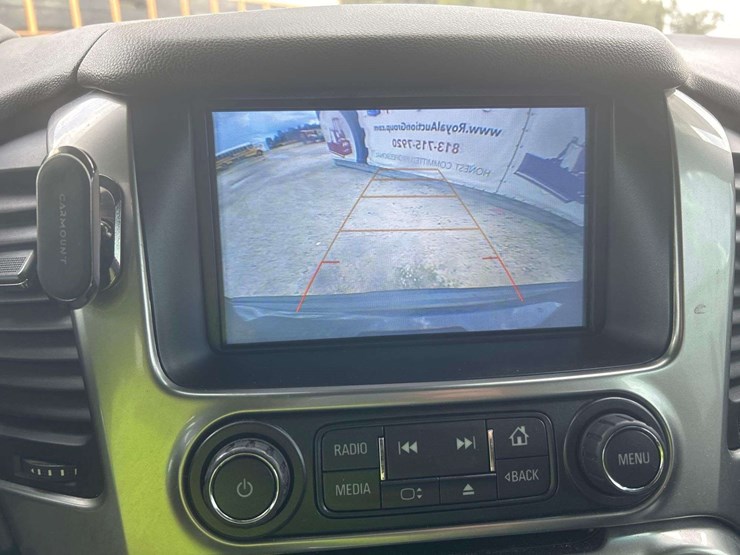 2019-chevrolet-tahoe-lt-image-19