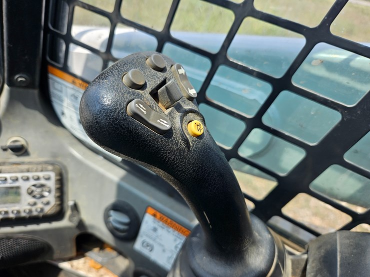 2019-bobcat-t870-image-39
