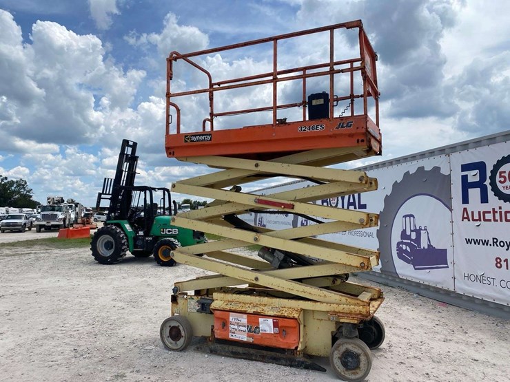 2018-jlg-3246es-image-2
