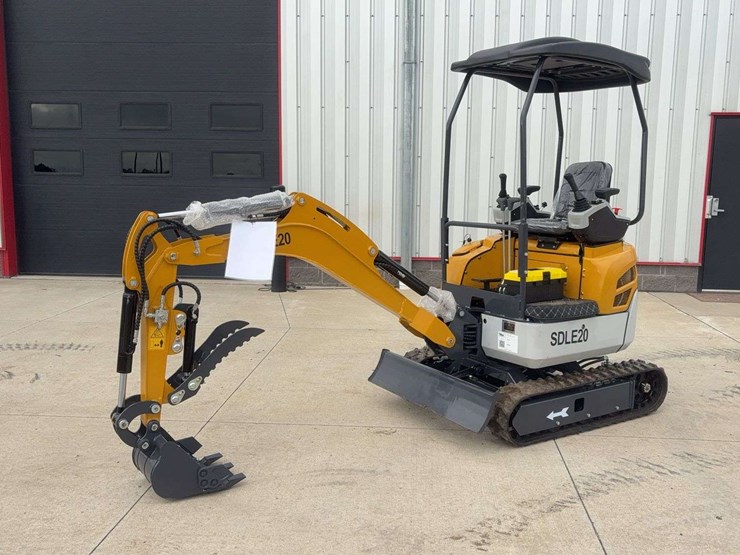 sdlanch-sdle20-mini-excavator-image-1