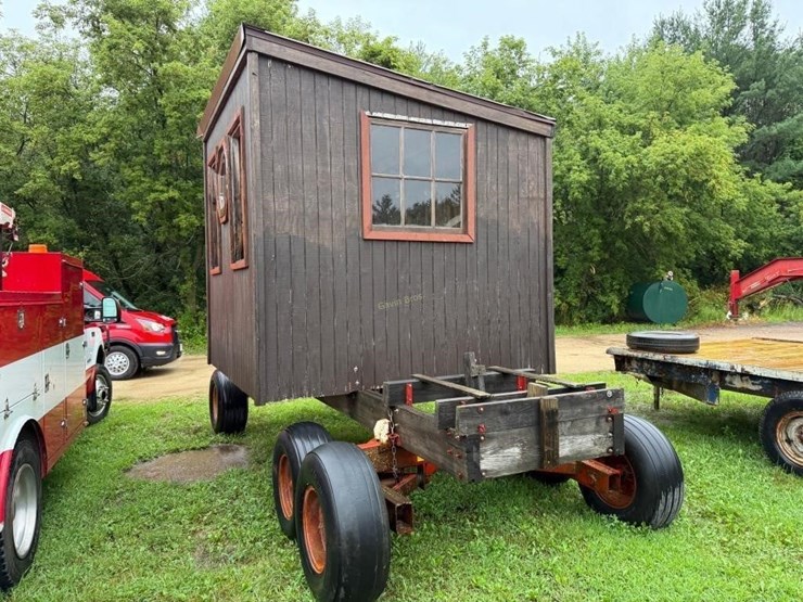 deer-stand-on-tandem-running-gear-image-6