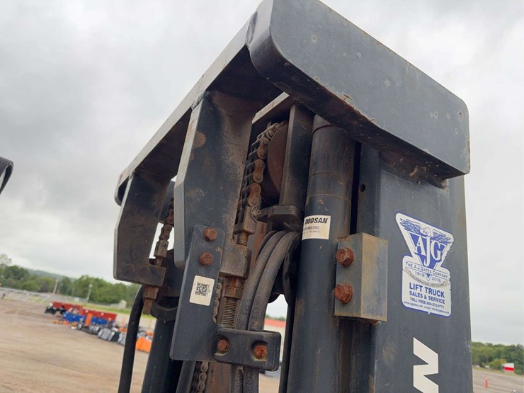 2021-doosan-g25n-7lp-5k-industrial-propane-fork-lift-image-12
