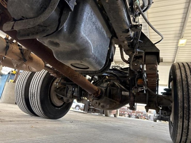 2016-ford-f550-image-27