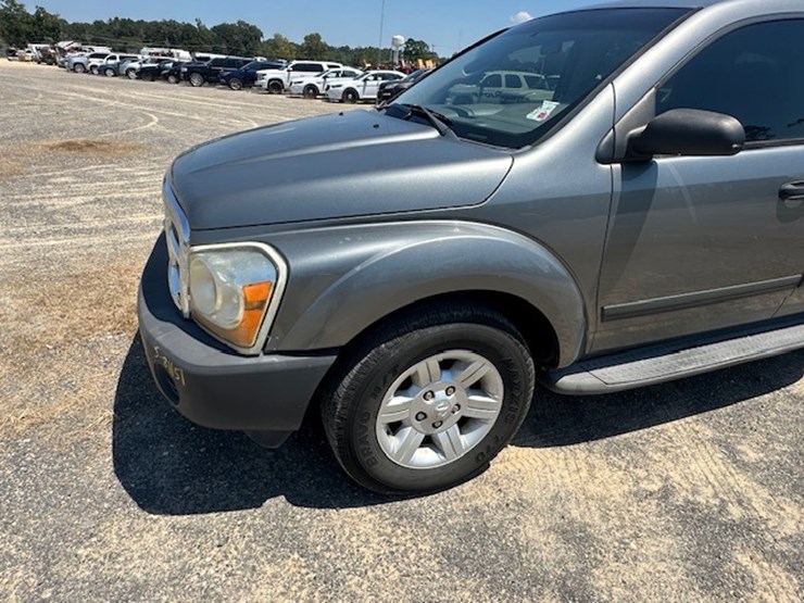 2005-dodge-durango-image-13
