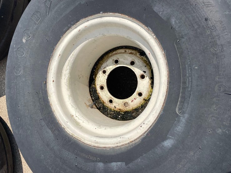 3-goodyear-21.5l-16-wagon-tires-image-14