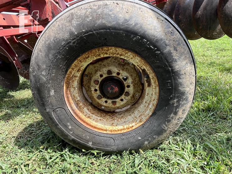 massey-ferguson-820-image-8