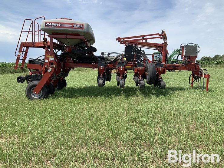 2012-case-ih-1250-image-4