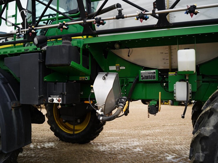 2011-john-deere-4930-image-32
