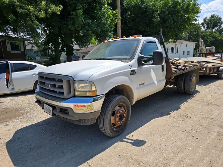 2004-ford-f550-image-3