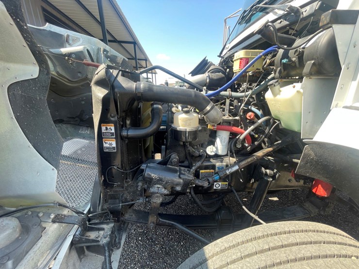 2005-kenworth-t300-image-7