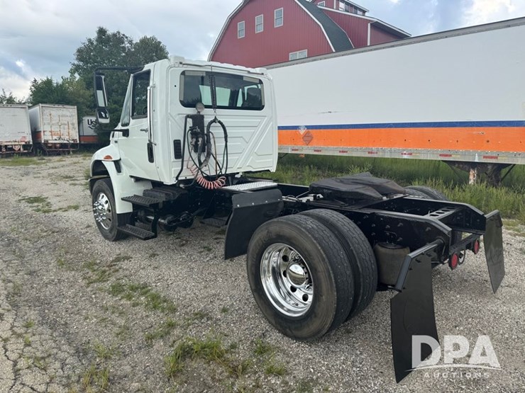 2013-international-durastar-4400-image-6