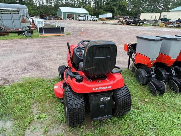 simplicity-conquest-23hp-lawn-mower-image-4
